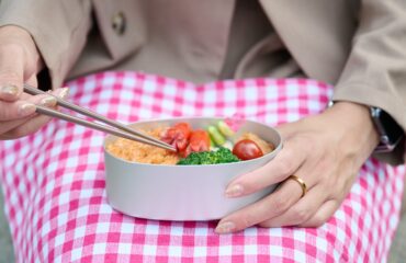 アルミ弁当箱小判型内フタ付L